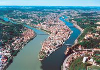 Passau ist nur wenige Minuten vom Urlaubshotel Binder entfernt. Ein Kurzurlaub über Silvester oder ein Wellnesswochenende in Kombination mit Ausflügen in die historische Altstadt von Passau sind bei unseren Gästen sehr beliebt.